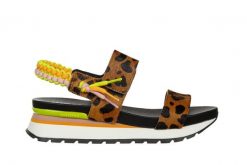 Sandały Gioseppo Leverett Leopard 602211, Wielokolorowy, Skóra naturalna - 37. Obuwie sportowe damskie Gioseppo, bez wzorów, ze skóry, bez obcasa, bez zapięcia. W wyprzedaży za 179.10 zł.