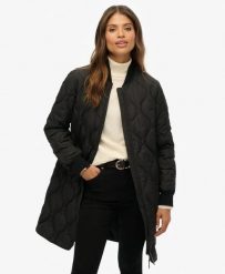 Superdry Długa pikowana kurtka z lekką ociepliną. Czarne kurtki męskie Superdry, z aplikacjami, z elastanu, eleganckie, bez kaptura. Za 478.90 zł.