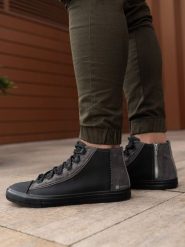 Męskie buty trampki z kontrastującymi elementami - czarne OM-FOTH-0140 - 40. Czarne trampki męskie Ombre Clothing, bez wzorów, z gumy, przed kolano, bez zapięcia. W wyprzedaży za 89.99 zł.