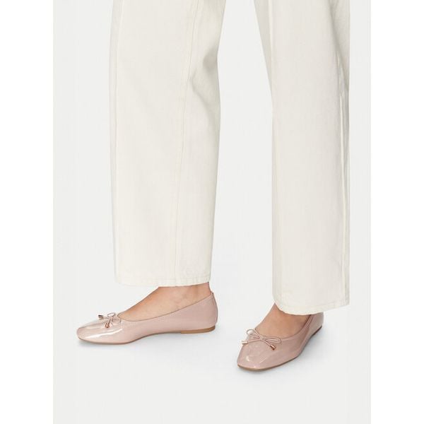 Baleriny JENNY. Czerwone balerinki damskie Jenny, bez wzorów, bez obcasa, bez zapięcia. Za 79.99 zł.