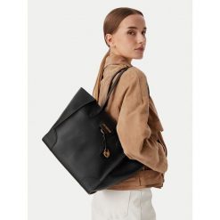 Torebka LOVE MOSCHINO. Czarne shopperki damskie Love Moschino, bez wzorów, bez dodatków. Za 1,099.00 zł.