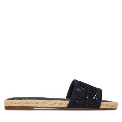 Klapki Tommy Hilfiger. Niebieskie klapki damskie Tommy Hilfiger, bez wzorów, z meshu, bez obcasa, bez zapięcia. Za 179.99 zł.