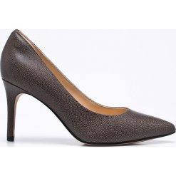 Clarks - Szpilki. Brązowe szpilki damskie Clarks, bez wzorów, z materiału, bez obcasa, na obcasie, bez zapięcia. W wyprzedaży za 159.90 zł.