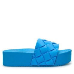 Klapki JENNY. Niebieskie klapki damskie Jenny, bez wzorów, bez obcasa, bez zapięcia. Za 69.99 zł.