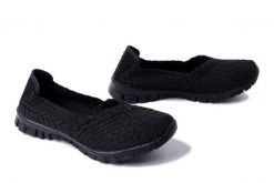 ROCK SPRING Carioca black, półbuty letnie damskie. Czarne półbuty damskie Rock Spring, na lato, bez wzorów, rockowe, bez obcasa, bez zapięcia. Za 204.90 zł.