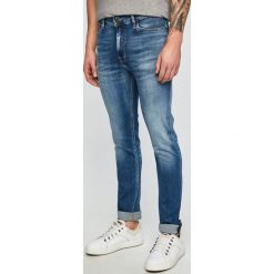 Tommy Jeans - Jeansy. Niebieskie jeansy męskie Tommy Jeans, z bawełny. W wyprzedaży za 269.90 zł.