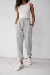 Spodnie dresowe w kolorze LIGHT GREY MELANGE - JOLLY-S. Szare spodnie dresowe damskie Marsala, bez wzorów, z bawełny, eleganckie. Za 249.90 zł.
