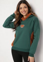 Zielona Bawełniana Bluza z Kapturem z Polarem i Naszywką Misia Hestada. Zielone bluzy damskie Born2be, z aplikacjami, z bawełny, casualowe, bez ramiączek, z kapturem. Za 99.99 zł.