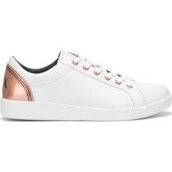Armani Exchange Tenisówki Biały. Białe trampki i tenisówki damskie Armani Exchange, bez wzorów, z materiału, bez zapięcia. Za 683.95 zł.