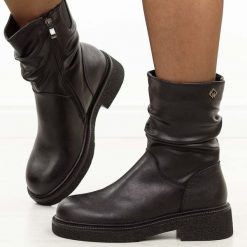 Czarne skórzane botki damskie Cambell 60316. Czarne botki damskie Cambell, na jesień, bez wzorów, z jeansu, casualowe, z okrągłym noskiem, bez obcasa, na płaskiej podeszwie, bez zapięcia. W wyprzedaży za 279.65 zł.