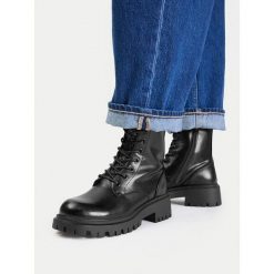 Trapery JENNY. Czarne trapery damskie Jenny, bez zapięcia. Za 179.99 zł.