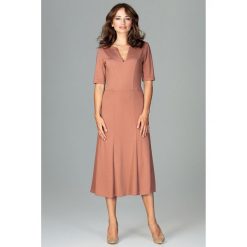 Sukienka koktajlowa za kolano k478. Brązowe sukienki damskie Global, do pracy, s, bez wzorów, biznesowe, bez kołnierzyka, bez ramiączek. Za 169.00 zł.