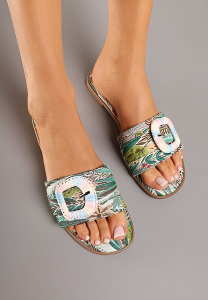 Zielone Klapki Ozdobione Klamrą Katirivae. Zielone klapki damskie Renee, na lato, bez wzorów, bez obcasa, na płaskiej podeszwie, bez zapięcia. Za 79.99 zł.