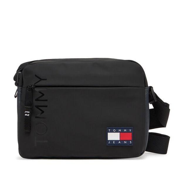 Saszetka Tommy Jeans. Czarne saszetki i nerki męskie Tommy Jeans, z jeansu, małe. Za 179.99 zł.