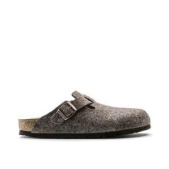 Klapki damskie Birkenstock Boston. Szare klapki damskie Birkenstock, bez wzorów, z materiału, bez obcasa, bez zapięcia. Za 679.99 zł.