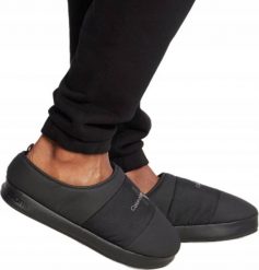 NOWE KLAPKI KAPCIE CALVIN KLEIN CZARNE UNISEX PREZENT + BOX r. 40. Czarne klapki damskie Calvin Klein, bez wzorów, bez zapięcia. Za 179.99 zł.