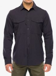 Koszula Fjallraven Abisko Trekking Shirt. Czarne koszule męskie Fjällräven, s, bez wzorów, z elastanu, bez kołnierzyka, bez ramiączek. Za 533.49 zł.