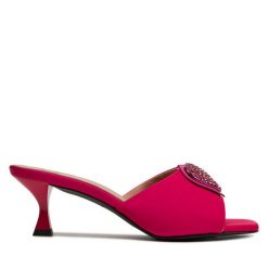 Klapki LOVE MOSCHINO. Czerwone klapki damskie Love Moschino, bez wzorów, bez obcasa, bez zapięcia. Za 919.99 zł.