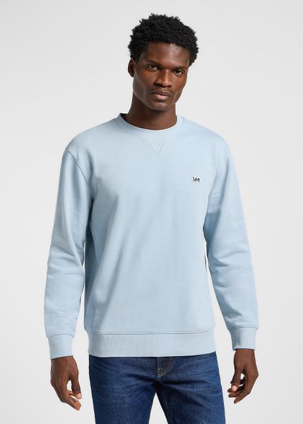 MESKA BLUZA LEE PATCH CREW SWS CONCRETE GRAY 112363879. Szare bluzy męskie Lee, xxl, bez wzorów, bez ramiączek, bez kaptura. Za 169.99 zł.