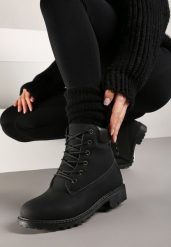 Czarne Botki Workery z Sznurowaniem Lionia. Czarne botki damskie Born2be, bez wzorów, bez obcasa, na płaskiej podeszwie, bez zapięcia. Za 84.99 zł.