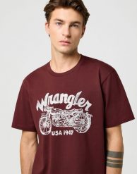 MESKA KOSZULKA WRANGLER AMERICANA TEE DECADENT CHOCOLATE 112371413. Czarne t-shirty męskie Wrangler, xl, bez wzorów, bez kołnierzyka, bez ramiączek. Za 79.99 zł.