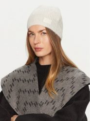 Guess Czapka Riley W4BZ26 Z3J92 Biały. Białe czapki damskie Guess, na zimę, z aplikacjami, z materiału. Za 139.99 zł.