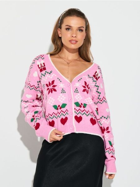 Sweter z motywem świątecznym - wielobarwny. Swetry nierozpinane damskie Sinsay, l, bez wzorów, wizytowe, bez kołnierzyka, bez ramiączek. Za 69.99 zł.