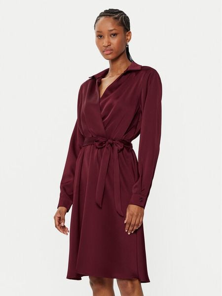 Rinascimento Sukienka koszulowa CFC0121838003 Bordowy Regular Fit. Czerwone sukienki damskie Rinascimento, m, bez wzorów, z syntetyku, bez kołnierzyka, bez ramiączek, koszulowe. Za 339.99 zł.