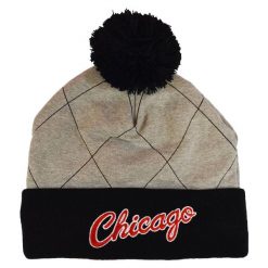 Czapka zimowa Mitchell & Ness NBA Quilted Pom Beanie HWC Chicago Bulls. Szare czapki damskie Mitchell & Ness, na zimę, bez wzorów. Za 89.00 zł.