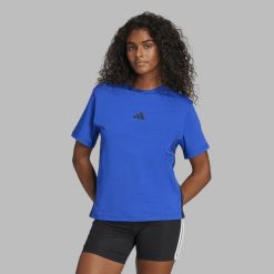 Koszulka damska ADIDAS Gym & Pilates. Bluzki damskie Adidas, s, bez wzorów, z bawełny, sportowe, bez kołnierzyka, bez ramiączek. W wyprzedaży za 79.99 zł.