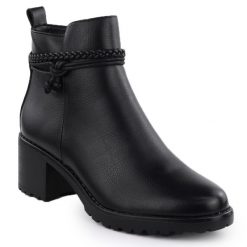 Botki ocieplane na klocku damskie czarne Potocki Z25-SZ12690-. Czarne botki damskie POTOCKI, bez wzorów, ze skóry ekologicznej, eleganckie, bez obcasa, bez zapięcia. Za 99.99 zł.