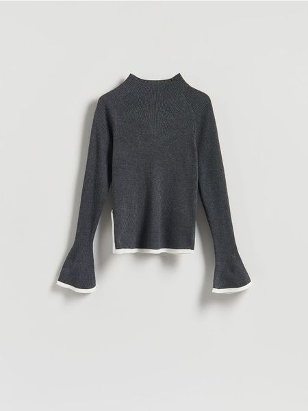 Sweter z kontrastową lamówką - szary. Szare swetry nierozpinane damskie Reserved, l, bez wzorów, z dzianiny, bez kołnierzyka, bez ramiączek. Za 129.99 zł.