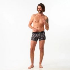 Bokserki termoaktywne Comfyballs Performance - black cheetah. Czarne bokserki męskie NORMANN, bez wzorów. Za 187.85 zł.