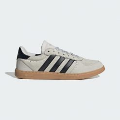 Buty Breaknet Sleek. Czarne obuwie trekkingowe damskie Adidas, ze skóry, bez zapięcia. Za 259.00 zł.