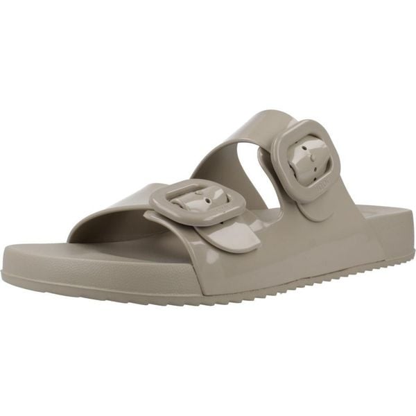 Sandały IGOR S10334 Jasnobrązowy. Brązowe sandały damskie Igor, bez wzorów, z gumy, bez obcasa, bez zapięcia. Za 173.99 zł.
