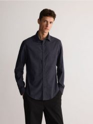 Koszula regular z bawełny egipskiej - szary. Szare koszule męskie Reserved, l, bez wzorów, z bawełny, bez kołnierzyka, bez ramiączek. Za 139.99 zł.