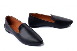 PIAZZA 830024-01 schwarz, półbuty damskie. Czarne balerinki damskie Piazza, bez wzorów, ze skóry, bez obcasa, bez zapięcia. Za 319.90 zł.