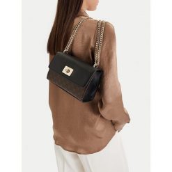 Torebka Nine West. Czarne torebki do ręki damskie Nine West, bez wzorów, bez dodatków. Za 179.99 zł.