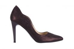 Szpilki Bayla-097 W7001-221 Fiolet Metalic, Skóra naturalna - 36. Fioletowe szpilki damskie Bayla, bez wzorów, ze skóry, bez obcasa, na szpilce, bez zapięcia. W wyprzedaży za 89.10 zł.