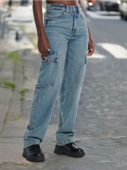 Jeansy cargo - niebieski. Niebieskie jeansy damskie Sinsay, bez wzorów, z bawełny, długie. W wyprzedaży za 35.99 zł.