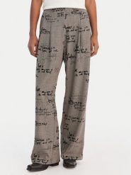 Desigual Spodnie materiałowe 26SWPW39 Brązowy Regular Fit. Brązowe spodnie materiałowe damskie Desigual, bez wzorów, z materiału. Za 489.99 zł.