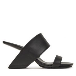 Klapki United Nude. Czarne klapki damskie United Nude, bez wzorów, bez obcasa, bez zapięcia. Za 839.99 zł.