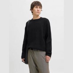 Sweter Jack & Jones Bradfort czarny. Czarne swetry męskie Jack&Jones, m, bez wzorów, bez kołnierzyka, bez ramiączek. Za 211.46 zł.