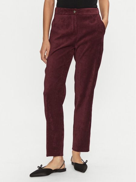 Artigli Spodnie materiałowe ACPA000633 Bordowy Regular Fit. Czerwone spodnie materiałowe damskie Artigli, bez wzorów, z materiału. Za 199.99 zł.