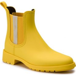 Kalosze MARC O'POLO - 901 15067701 800 Yellow 206. Żółte kalosze damskie Marc O'Polo, bez wzorów, z materiału, bez zapięcia. W wyprzedaży za 279.00 zł.