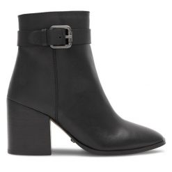 Botki Gino Rossi. Czarne botki damskie Gino Rossi, bez wzorów, bez obcasa, na słupku, bez zapięcia. Za 429.99 zł.