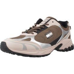 Buty TOMMY JEANS TJW OUTDOOR RUNNER Zielony. Zielone obuwie trekkingowe damskie Tommy Hilfiger, z jeansu, bez zapięcia. Za 573.43 zł.