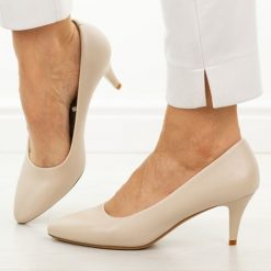 Cieliste czółenka damskie, niskie szpilki Sergio Leone 1379. Szpilki damskie Sergio Leone, bez wzorów, ze skóry, bez obcasa, na szpilce, bez zapięcia. Za 169.00 zł.