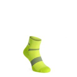 Skarpety biegowe Inov-8 Active Mid Sock. Zielone skarpetki damskie Inov-8, bez wzorów. Za 54.99 zł.