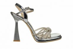 Sandały Bayla-187 201 Silver 187229, Srebrny, Skóra ekologiczna - 36. Szare sandały damskie Bayla, bez wzorów, z materiału, bez obcasa, na obcasie, bez zapięcia. W wyprzedaży za 224.10 zł.